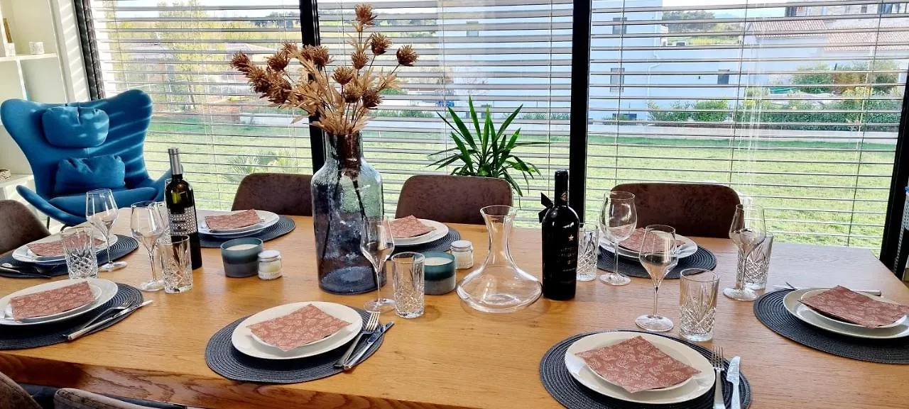 Luxury Village Villa Jacob 보드냔 0*,  크로아티아